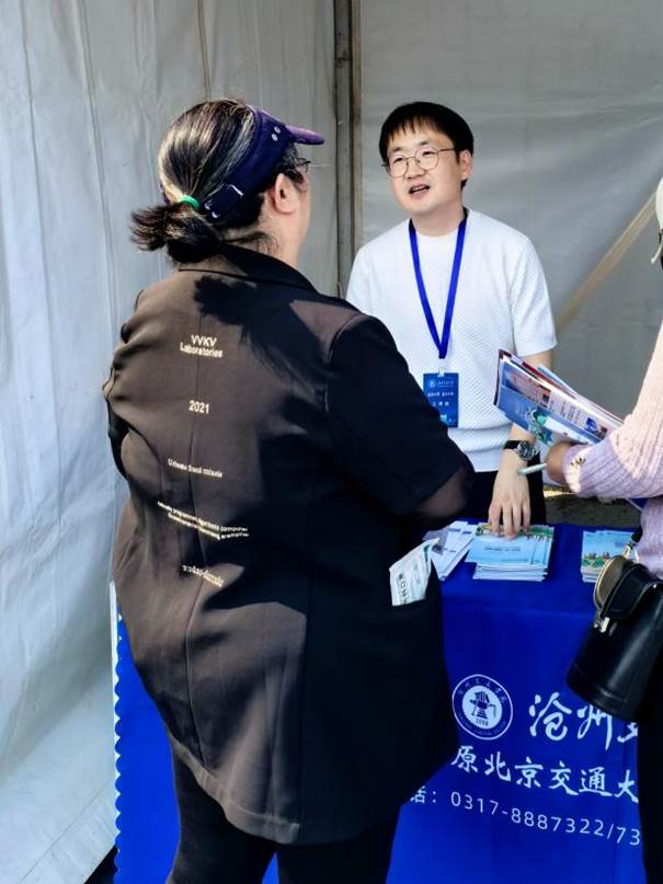 1cb6fbb2d9a64066ba3e8cd60352f44